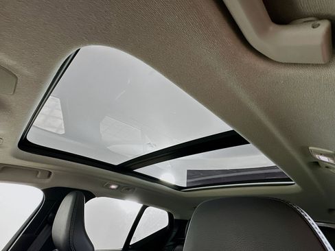 Used 2025 Volvo XC40 B5 Core image 26