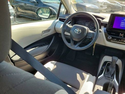 Used 2025 Toyota Corolla LE FWD image 22