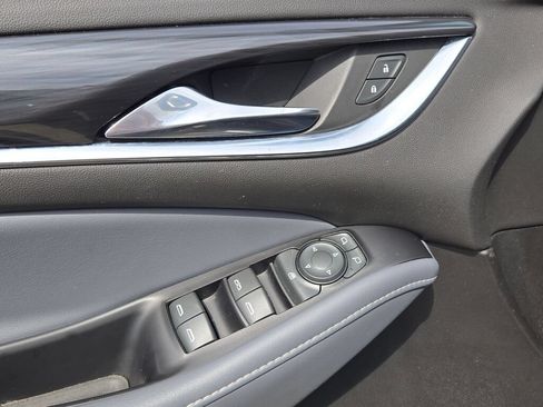 Used 2019 Buick Enclave Essence AWD/4WD image 34