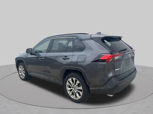 Used 2021 Toyota RAV4 XLE Premium AWD/4WD image 16
