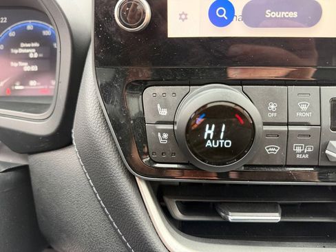 Certified 2024 Toyota Grand Highlander Platinum image 24