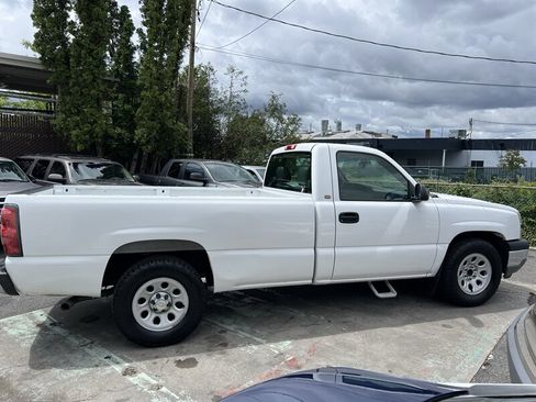 Used 2005 Chevrolet Silverado 1500 W/T RWD image 6