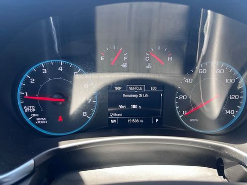 Used 2020 Chevrolet Equinox LS w/ LS Convenience Package FWD image 10