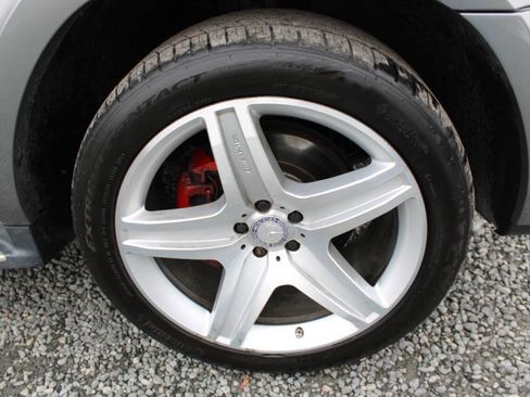 Used 2012 Mercedes-Benz GL 550 4MATIC image 30