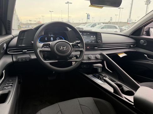 New 2026 Hyundai Elantra SE FWD image 22
