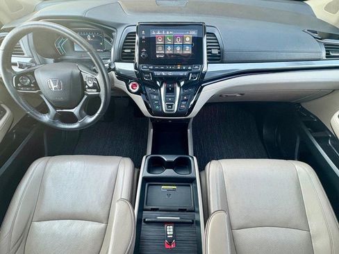 Used 2023 Honda Odyssey Elite image 19