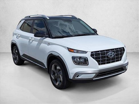Certified 2026 Hyundai Venue SEL FWD image 3