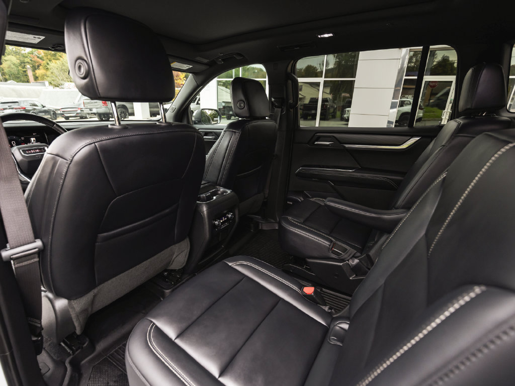 Used 2026 GMC Acadia Elevation w/ Black Edition AWD/4WD image 28