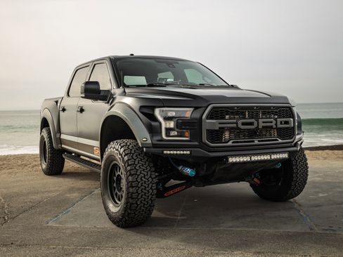 Used 2018 Ford F150 Raptor w/ Equipment Group 802A Luxury image 3