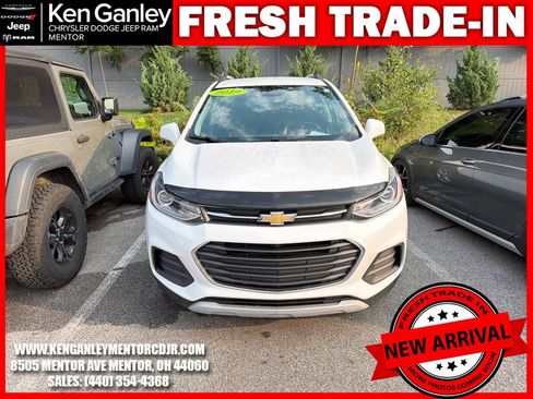 Used 2019 Chevrolet Trax LT w/ LT Convenience Package AWD/4WD image 2