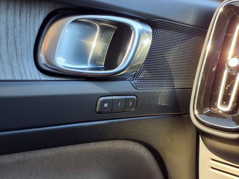 Certified 2023 Volvo XC40 B4 Plus w/ Driver Assist Package image 32