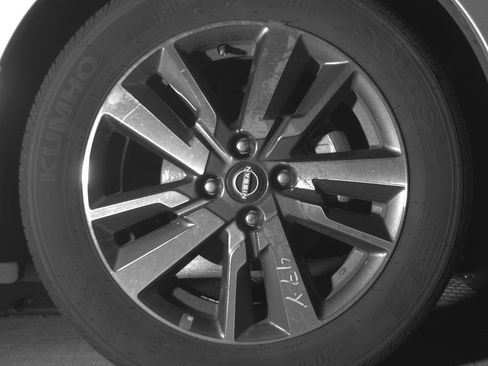 Used 2025 Nissan Versa SV FWD image 15