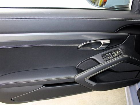 New 2025 Porsche 718 Cayman S RWD image 17