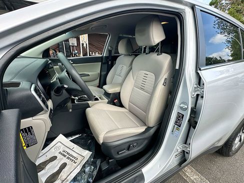 Certified 2020 Kia Sportage LX w/ LX Popular Package image 19