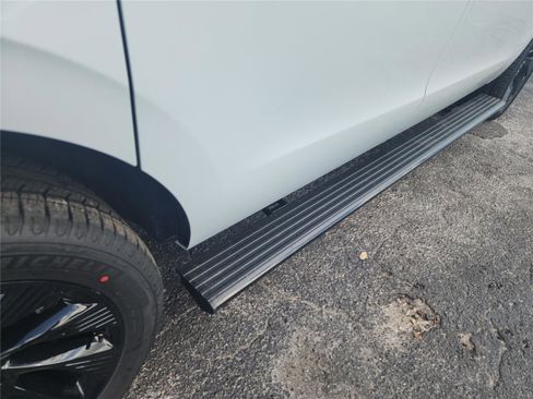 New 2026 Lincoln Navigator L Reserve w/ Jet Appearance Package image 22