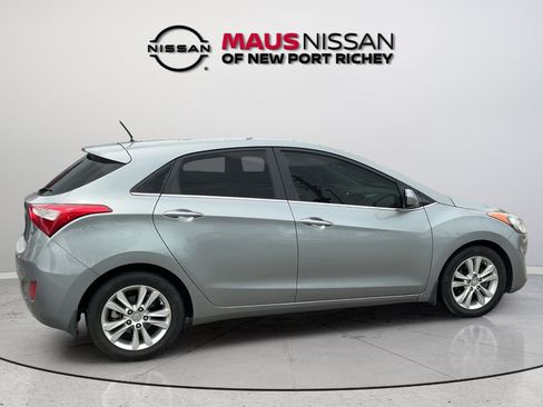 Used 2015 Hyundai Elantra GT FWD image 11