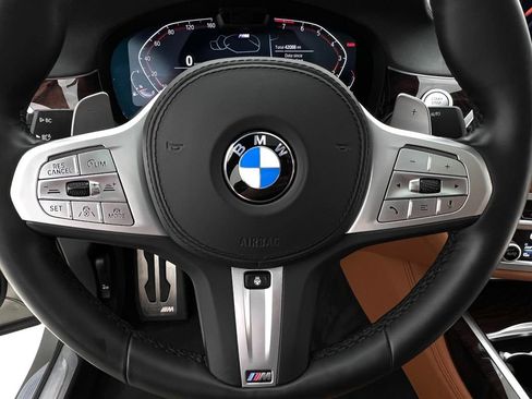 Certified 2022 BMW 740i xDrive w/ M Sport Package image 16