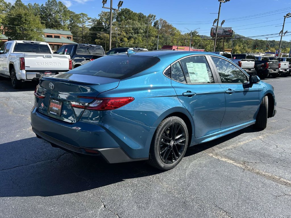 New 2026 Toyota Camry SE w/ Convenience Package FWD image 3