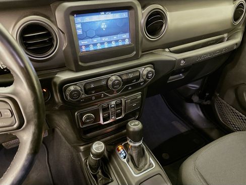 Used 2022 Jeep Wrangler Unlimited Sport AWD/4WD image 25