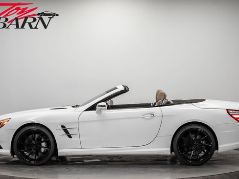 Used 2015 Mercedes-Benz SL 550 image 2