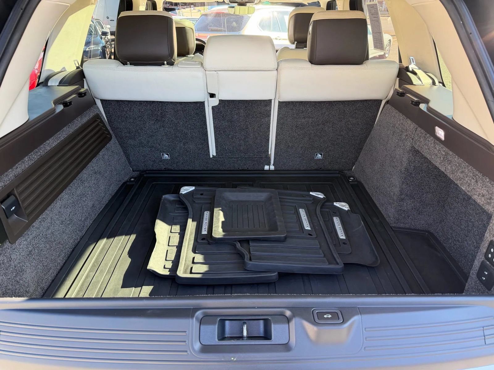 Used 2019 Land Rover Range Rover HSE AWD/4WD image 33