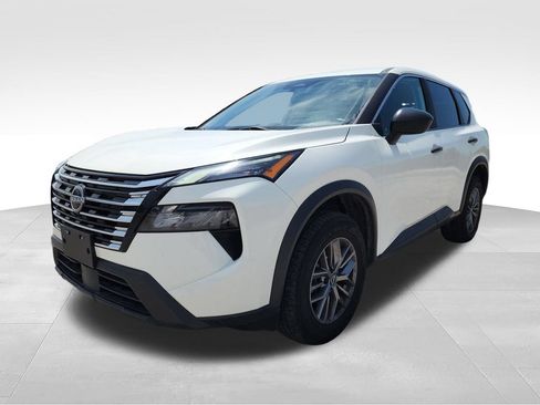 Used 2024 Nissan Rogue S FWD image 4