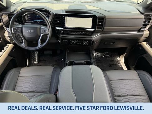 Used 2024 Chevrolet Silverado 2500 ZR2 w/ Technology Package image 9