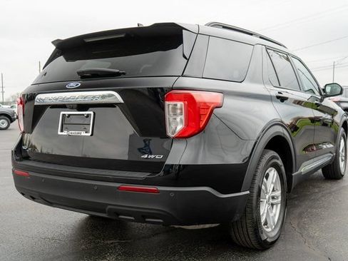 Used 2023 Ford Explorer XLT AWD/4WD image 6