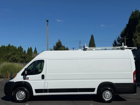 Used 2022 RAM ProMaster 3500 w/ Safety Group (A) FWD image 2