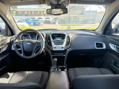 Used 2017 Chevrolet Equinox LS image 21