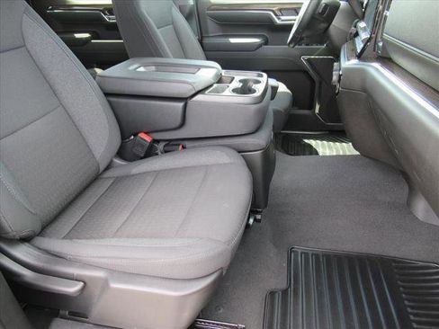 Used 2024 Chevrolet Silverado 1500 LT image 13