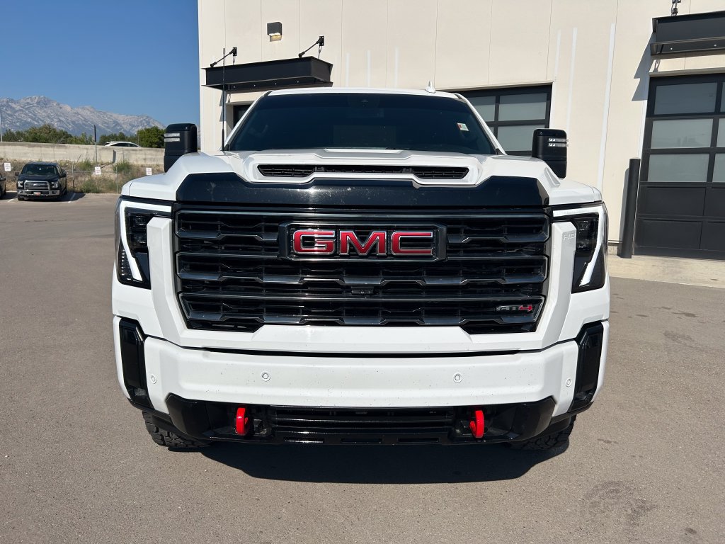 Used 2025 GMC Sierra 2500 AT4 AWD/4WD image 5