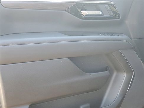 Used 2025 Chevrolet Tahoe LS image 13