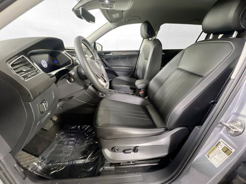 Used 2022 Volkswagen Tiguan SE image 20
