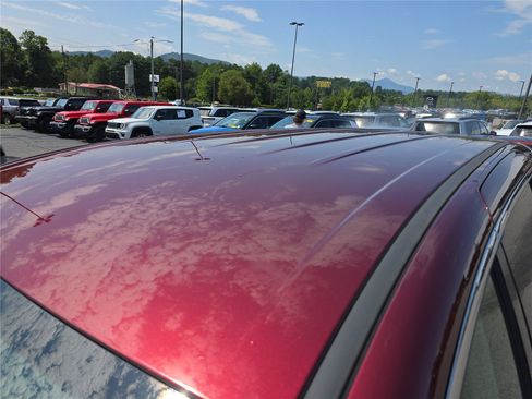 Used 2023 Chrysler Voyager LX FWD image 11