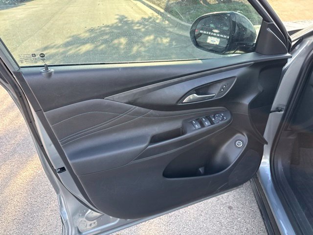 Used 2024 Buick Envista Sport Touring w/ Convenience I Package FWD image 8
