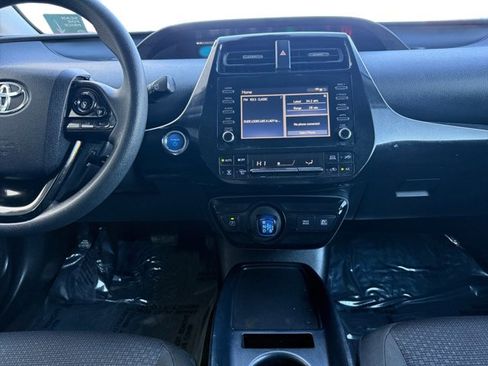 Used 2020 Toyota Prius LE image 15