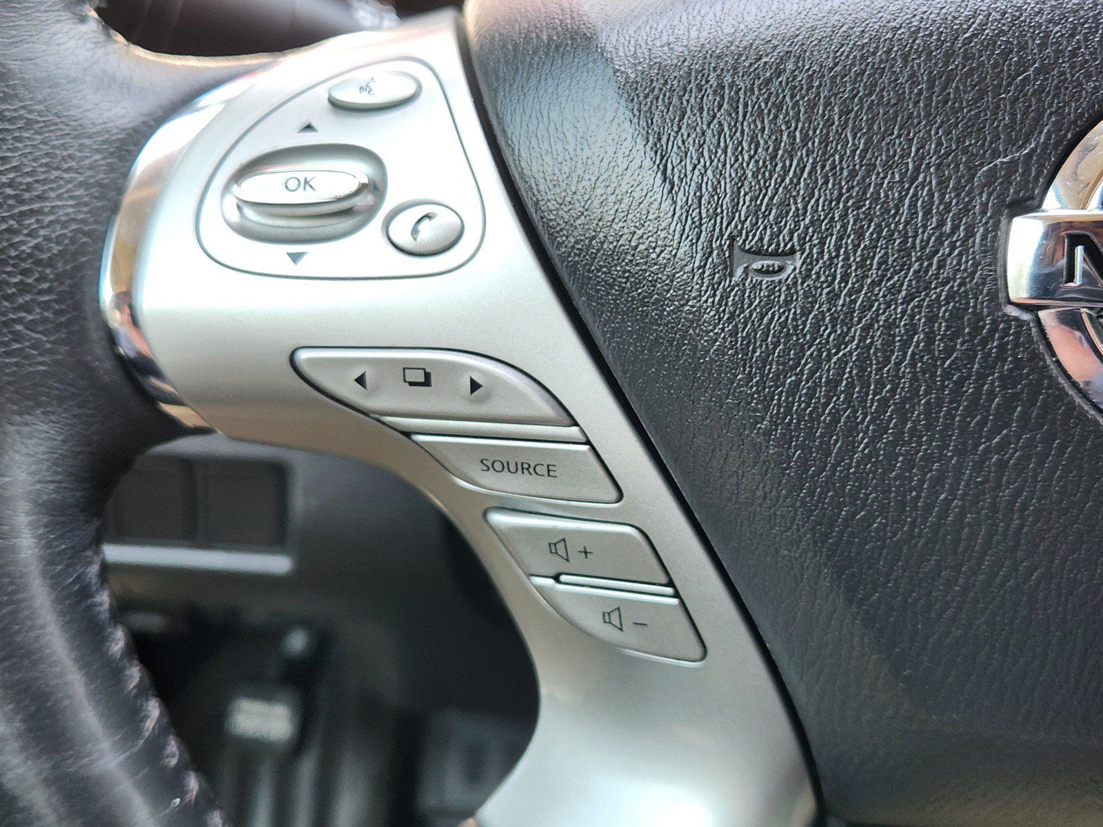 Used 2018 Nissan Murano Platinum FWD image 22