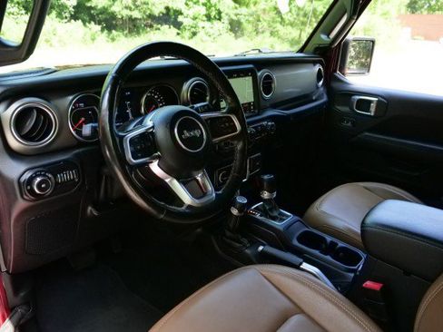Used 2021 Jeep Wrangler Unlimited Rubicon AWD/4WD image 24