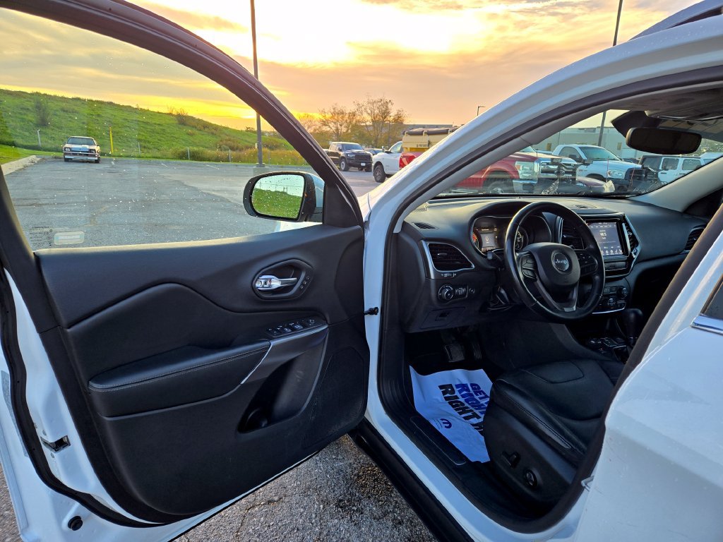 Used 2019 Jeep Cherokee Limited AWD/4WD image 10