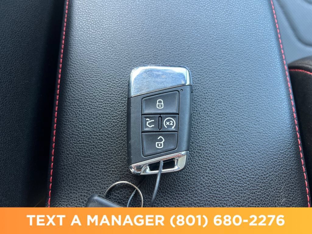 Used 2025 Volkswagen Jetta GLI Autobahn FWD image 24