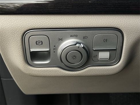 Used 2020 Mercedes-Benz GLE 350 image 27