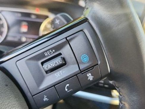 Used 2023 Nissan Pathfinder SL w/ Lighting Package (N92) AWD/4WD image 21
