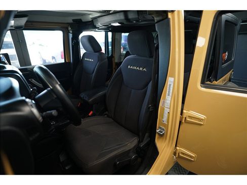Used 2013 Jeep Wrangler Unlimited Sahara w/ Dual Top Group AWD/4WD image 11
