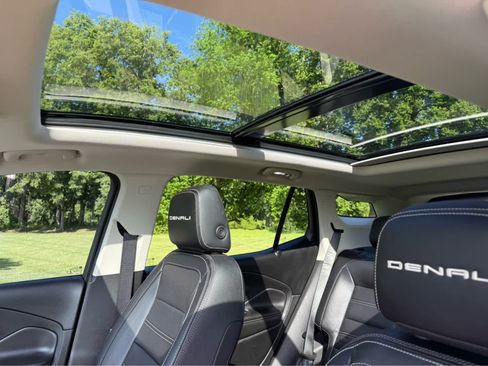 Used 2022 GMC Terrain Denali w/ LPO, Floor Liner Package AWD/4WD image 10