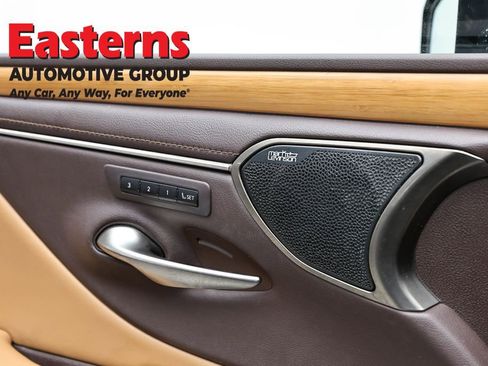 Used 2019 Lexus ES 350 Ultra Luxury image 23