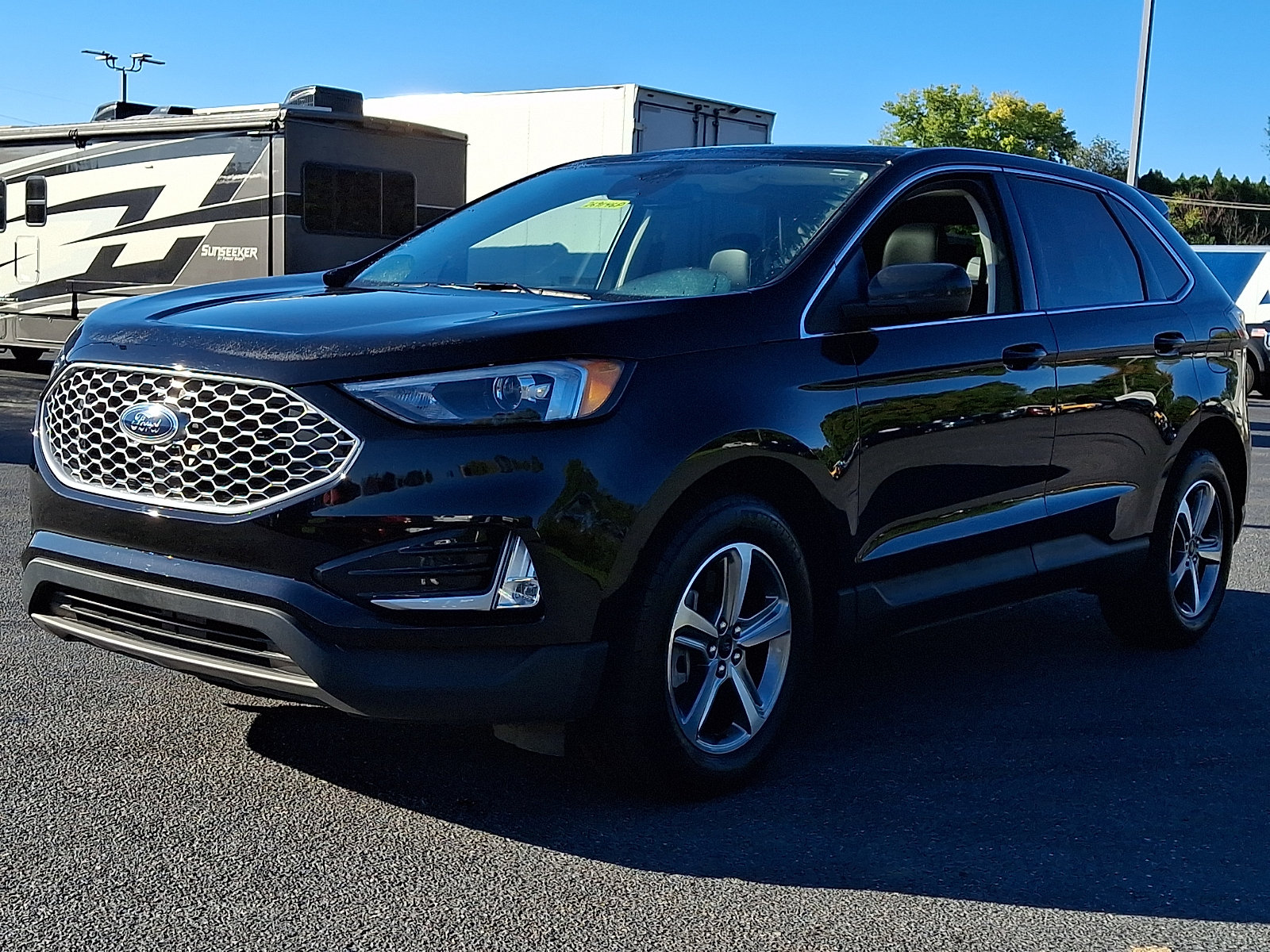 Used 2024 Ford Edge SEL w/ Convenience Package AWD/4WD image 6