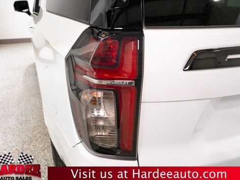 Used 2022 Chevrolet Suburban RST w/ Luxury Package RWD image 9