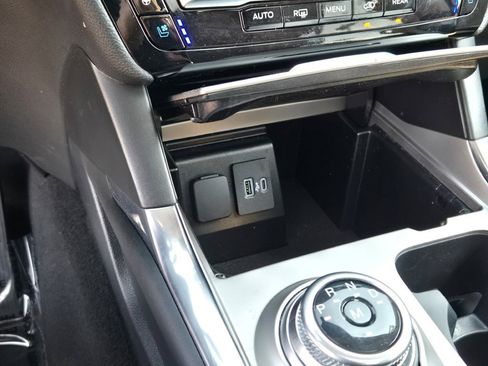 Used 2021 Ford Explorer Limited w/ Equipment Group 301A image 29