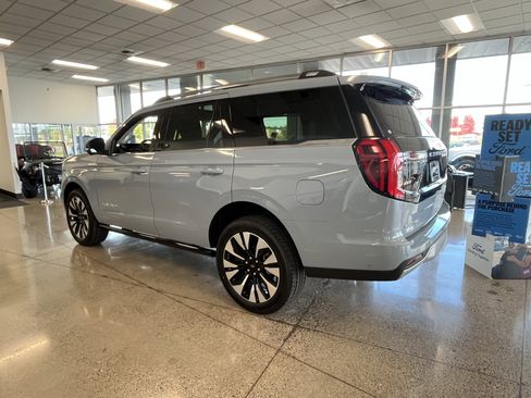 New 2025 Ford Expedition Platinum w/ Platinum Ultimate Package image 7